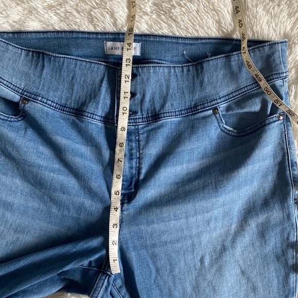 Lane Bryant High-Rise Sateen 3-Button Jegging - Picture 5 of 9